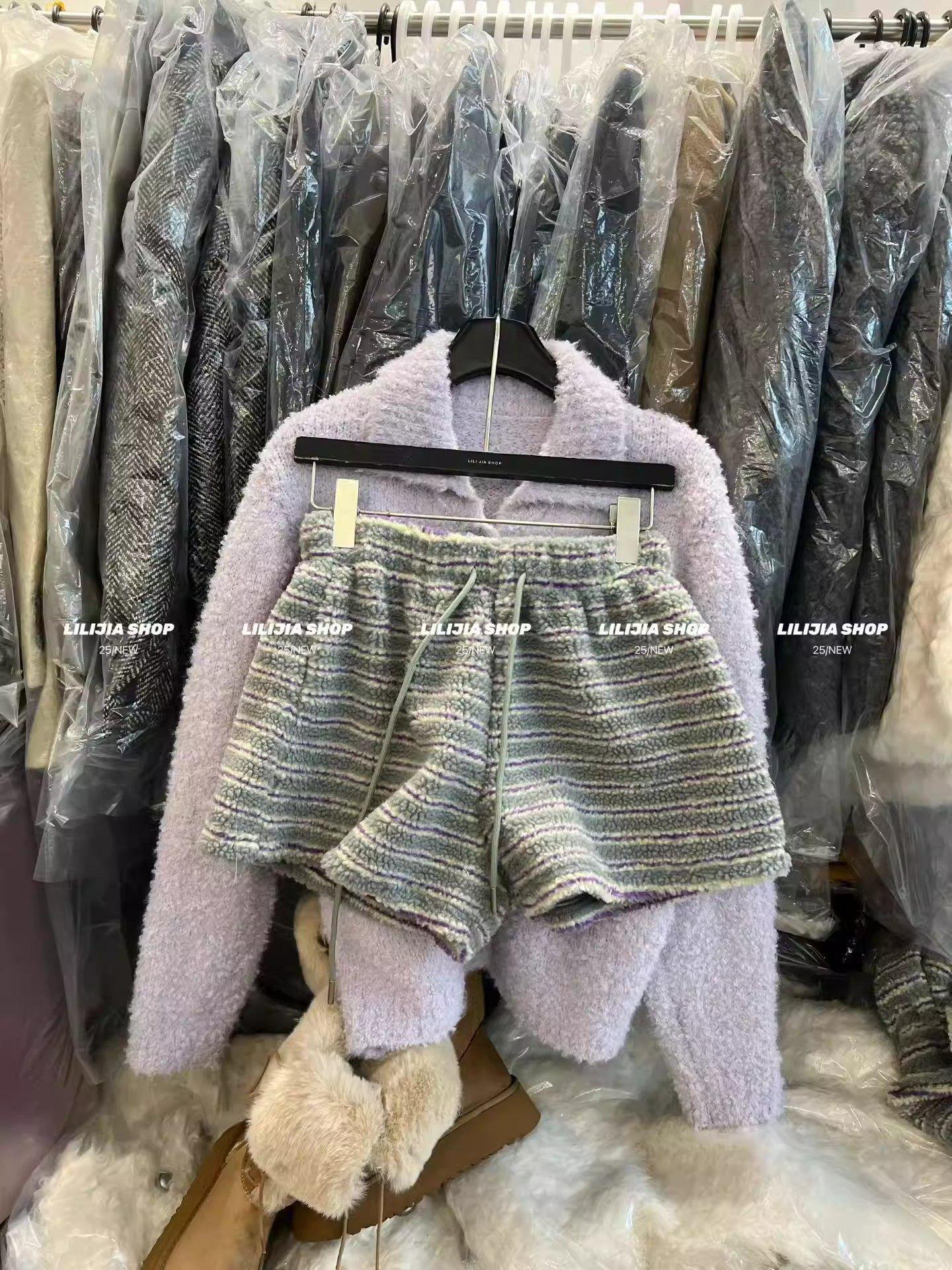 Winter Plus Size Striped Lambswool Wide-Leg Shorts for Women M