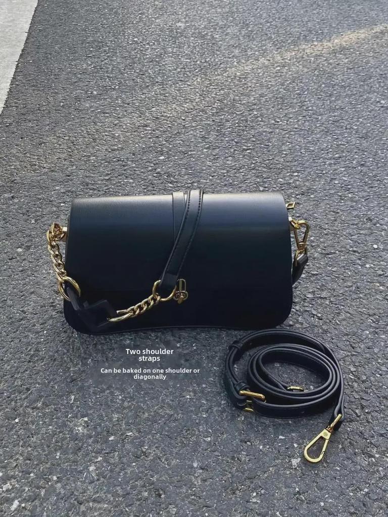 Elegantní taška na bagetu s texturou 2024 – stylová lehká luxusní taška přes rameno a řetízek do podpaží pro ženy