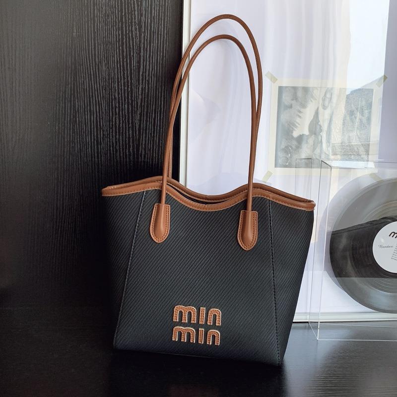 

Large capacity fashion bag women s new casual versatile shoulder bag college student class bag tote bag