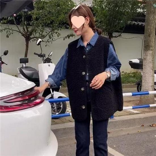 

Женский жилет-пальто без рукавов, имитирующий овечью шерсть - Трендовый корейский стиль для весны и осени 2025