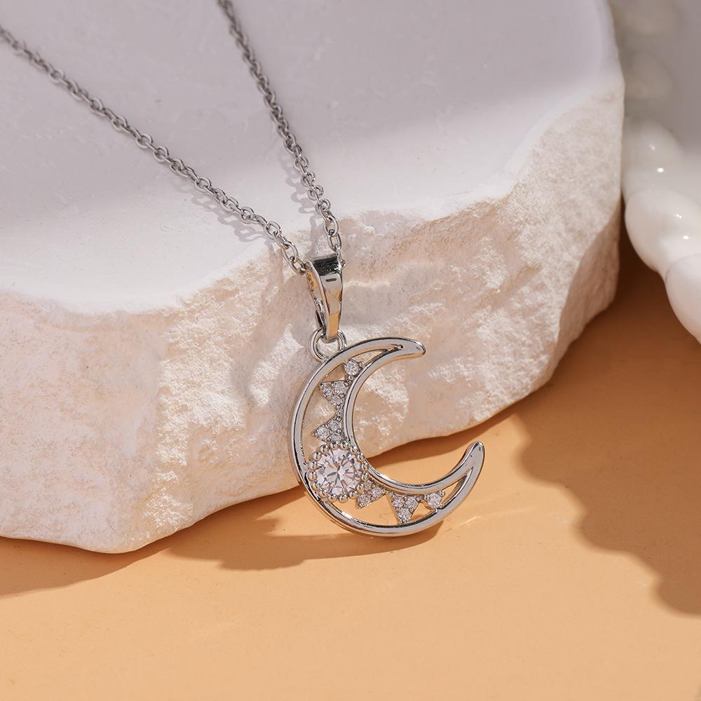 Women's Silver Titanium Steel Necklace with Micro-Inlaid Zircon - Elegant, Durable Clavicle Chain Jewelry