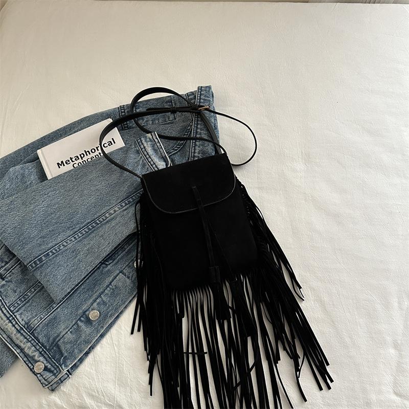 

Stylish 2024 Retro Autumn Shoulder Bag With Trendy Fringe Design In Black And Brown чёрный