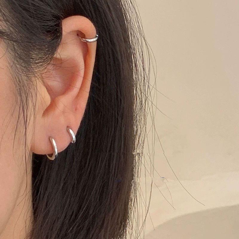 Titanstahl 2/2,5 mm Rohrdicke Mehrere Größen Runde Creolen für Herren Klassischer Schmuck für Accessoires