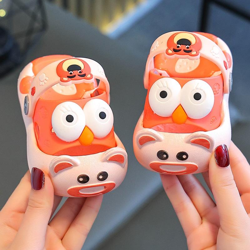 

Детская обувь Holey 29 красный