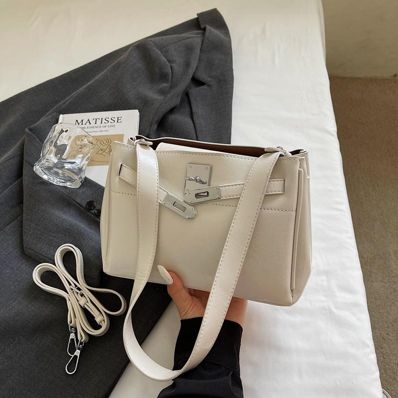 

Retro high-value underarm bag women s 2025 new fashion women s bag niche fashionable simple foreign-style women s shoulder bag білий