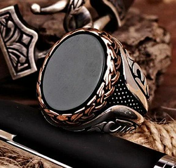 Wei Ya Men's Retro Black Square Agate Pattern Ring - Trendy and Unique Design