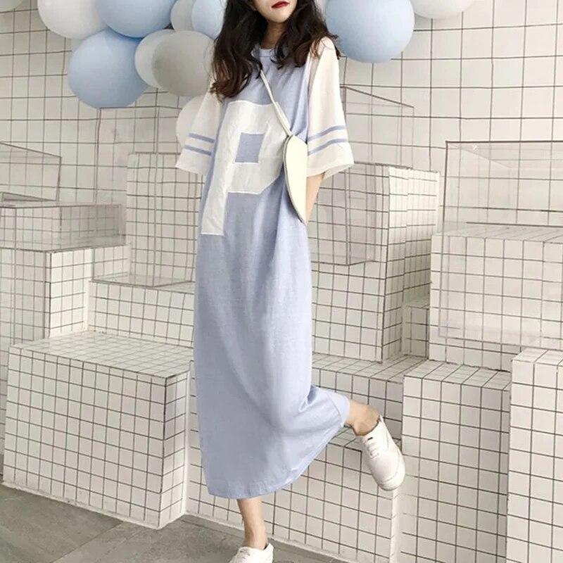 

Тенденція літньої моди 2023 року з круглим вирізом і короткими рукавами, повсякденна повсякденна спортивна оверсайз сукня голого кольору для жінок і нігтів. XXL синій