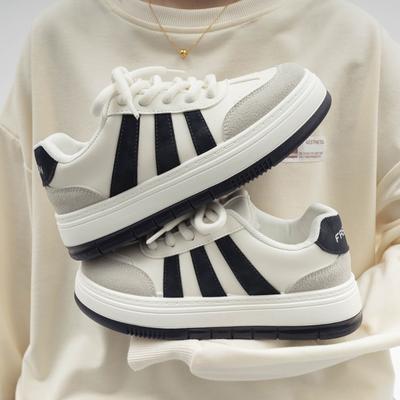 Încălțăminte pentru femei – Adidaşi