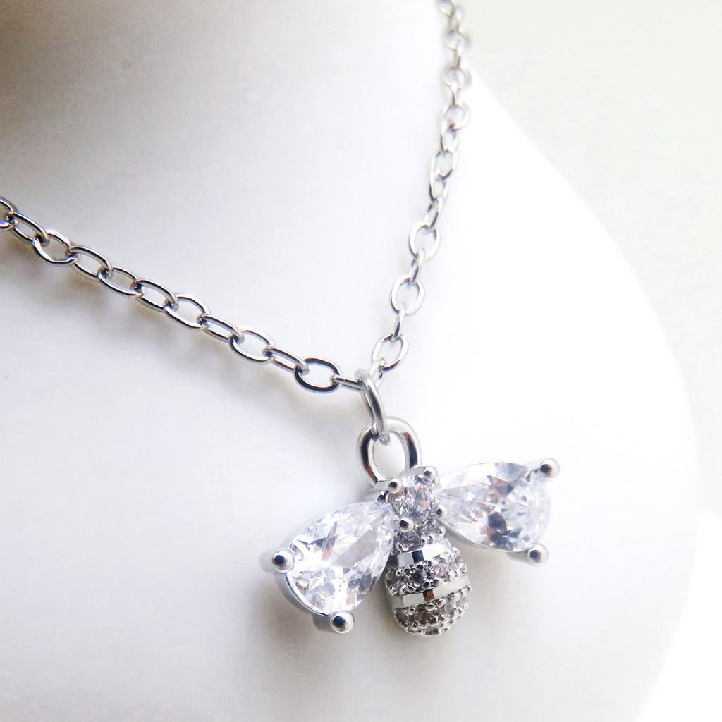 New Niche Little Bee Pendant Necklace Ins Versatile Jewelry for Women
