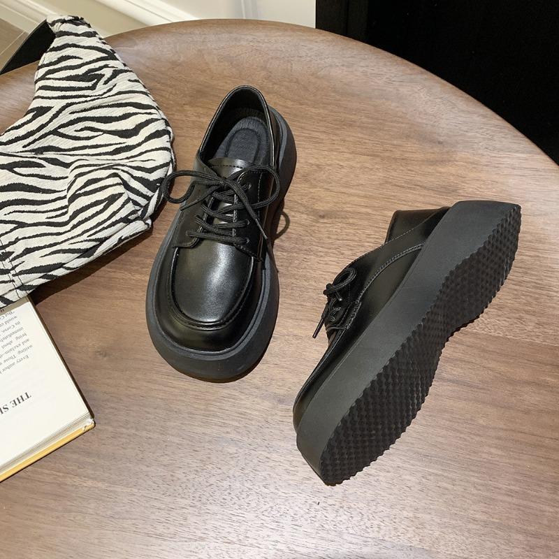 

Small leather shoes women s new spring and summer student big head retro black straps thick sole heightening single shoes 35 чёрный