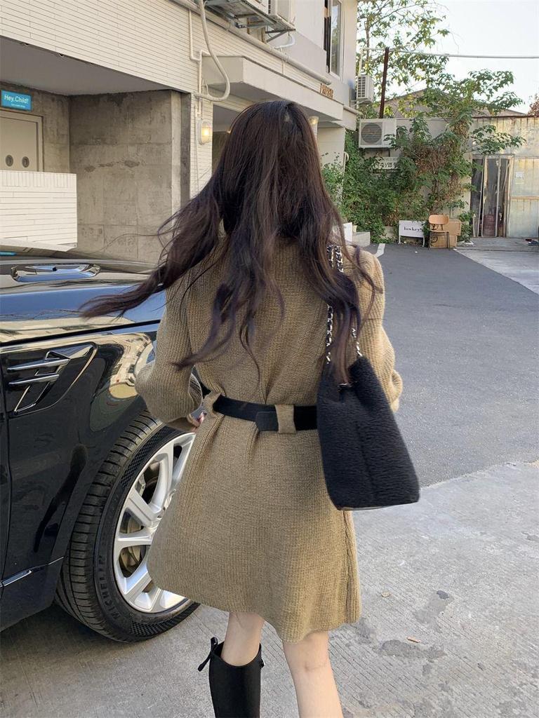 Women's Milk Tea Style Outfit: Elegant Full Set Dress with Subtle Fragrance