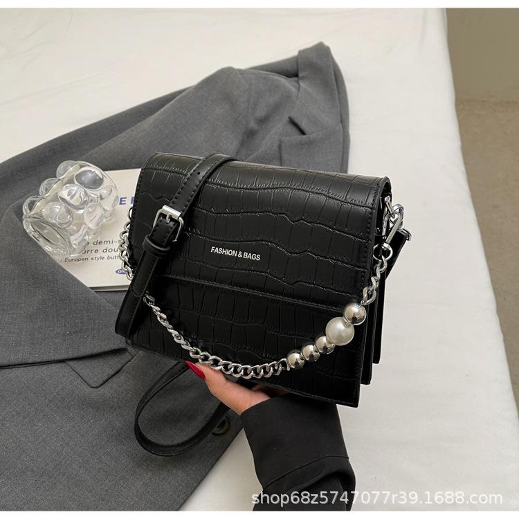 Small bag women s 2025 new fashion Korean version popular shoulder chain bag trendy fashion messenger small square bag women s bag