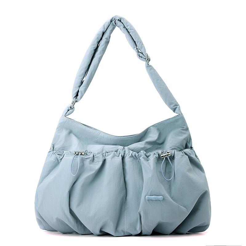 New Women's Simple and Versatile Pleated Nylon Bag Casual and Light Commuter Messenger Bag