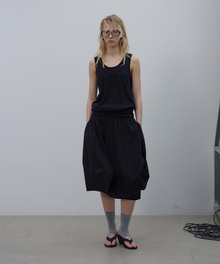 LCDC™ Shaped Hem Tank Top (Black)