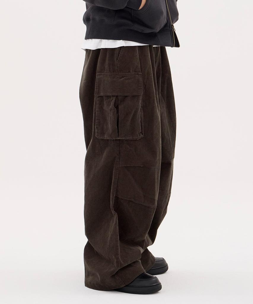 URBANAGE Corduroy Single-Pleat Wide Elastic Banding Parachute Cargo Pants_Khaki