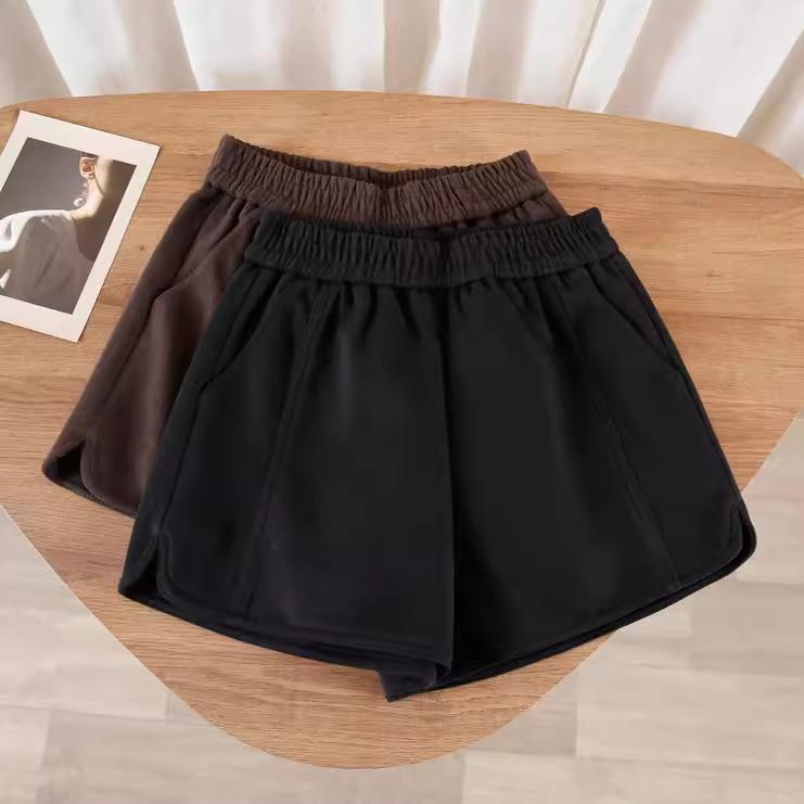 

Women s 2024 High-Waisted Black Tweed Shorts: Versatile, Slimming, Loose Fit, Wide-Leg Bootcut for Autumn/Winter. S кавовий