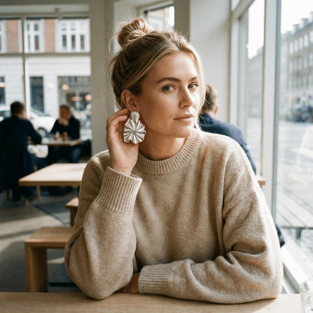 Gold Color Lotus Leaf Earrings Zinc Zinc Alloy Pendant Earrings Trendy Geometric Drop Earrings Party