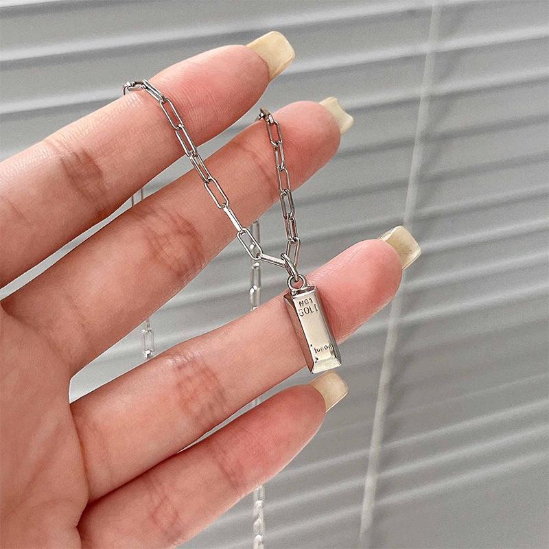 

Yinruitai S925 Sterling Silver Rectangular Clavicle Necklace with Japanese-Korean Niche Design S925 Silver