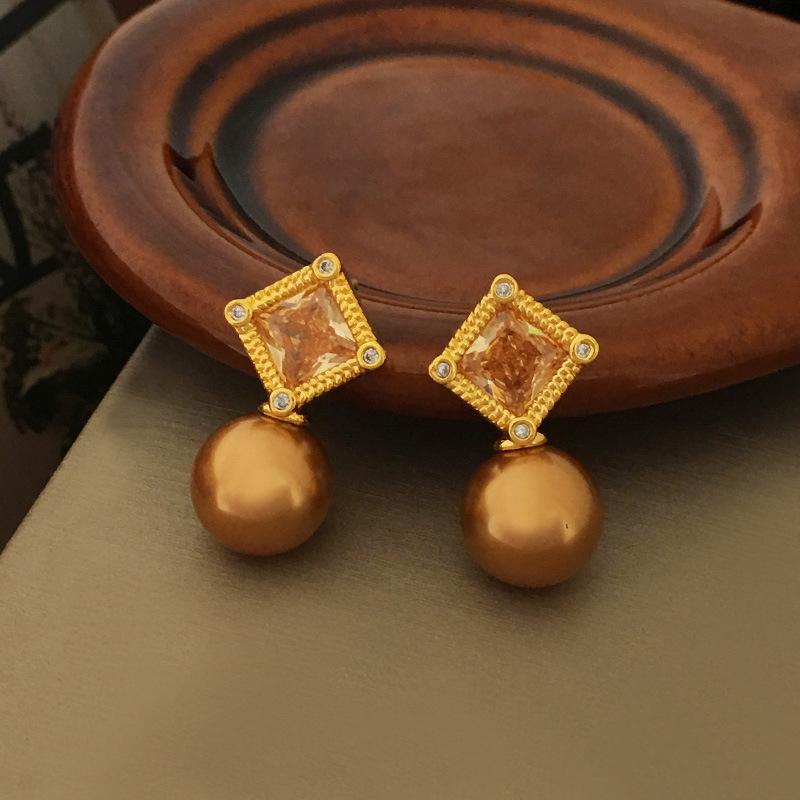 Premium Sense Light Luxury Spring and Summer Earrings Necklace Temperament Retro Earrings Trendy Niche Jewelry