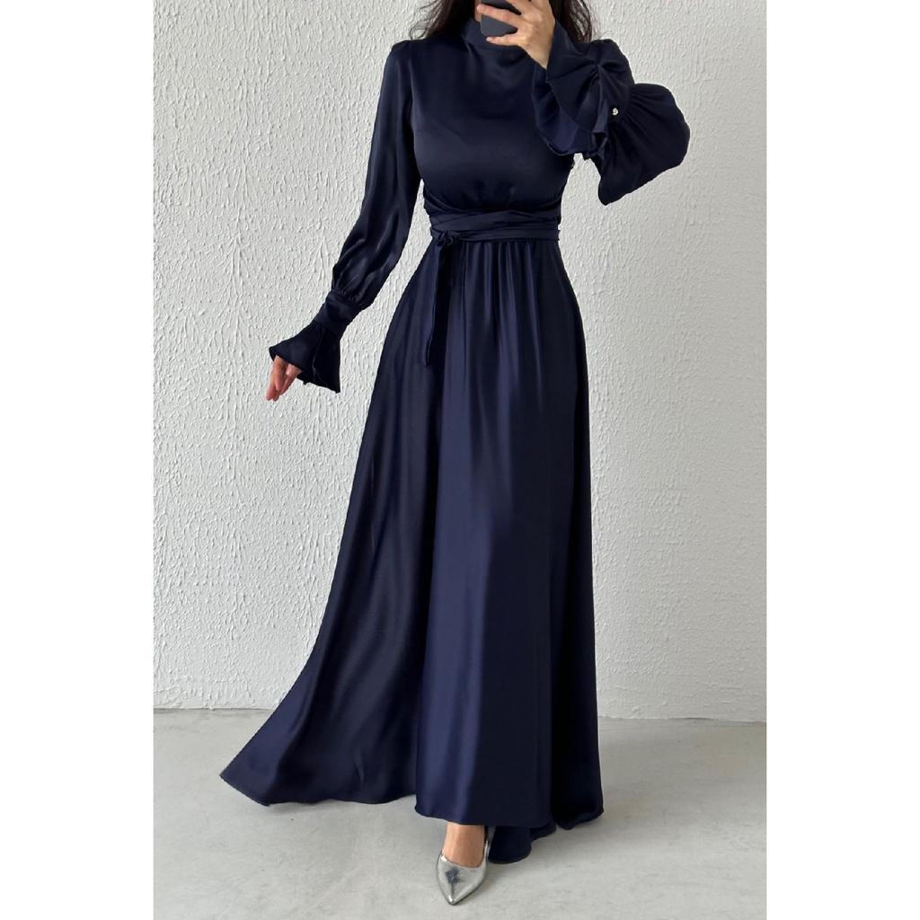 Saténový hidžáb večerní šaty s jemným rukávem v červené barvě