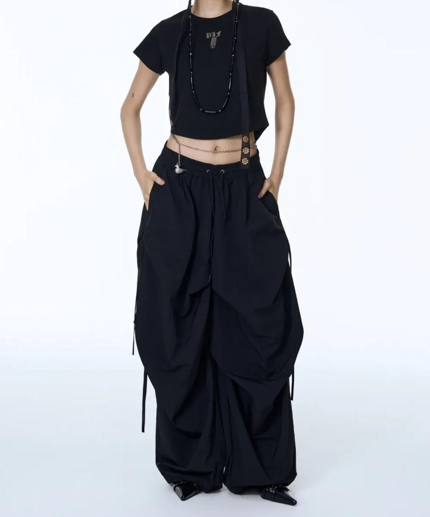 Chil Hana Two Six Girdle Skirt Silhouette Pants (Black)