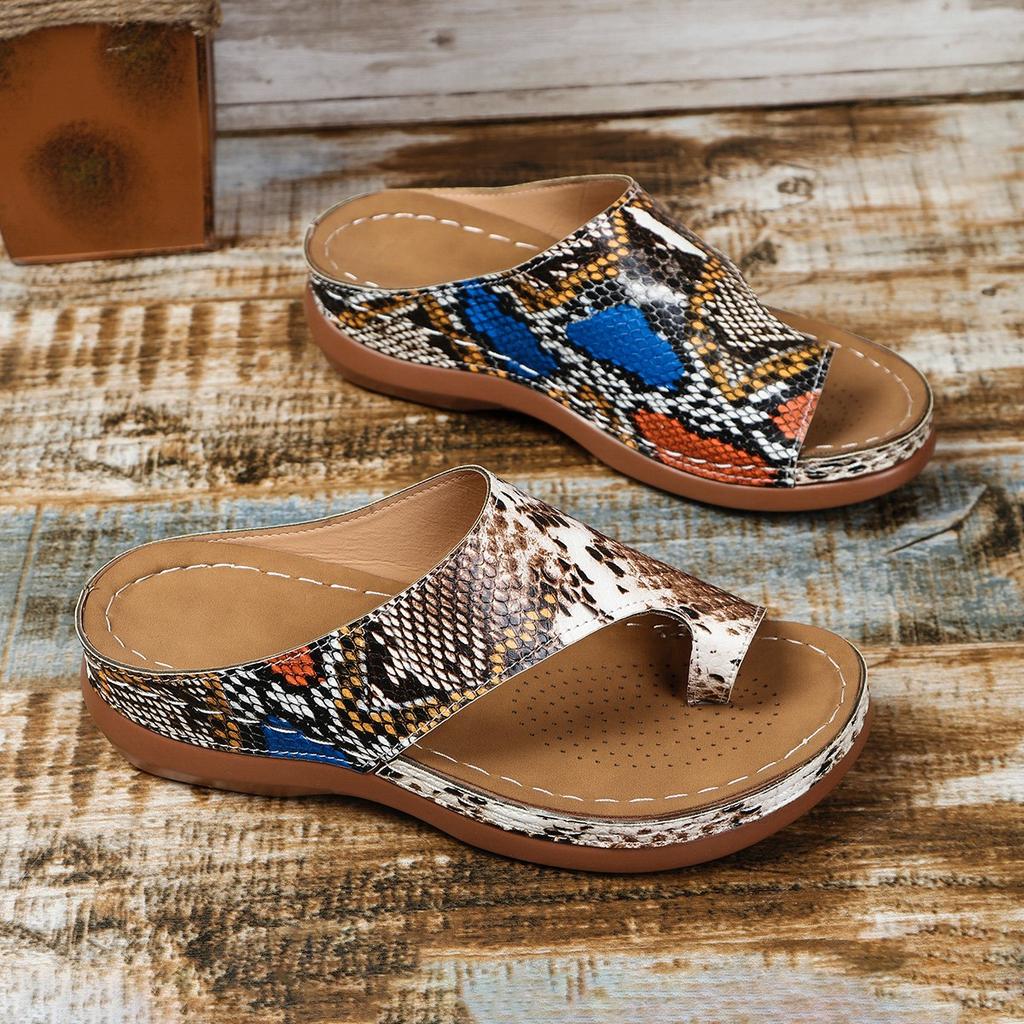 European and American casual round head leopard print snake pattern women's slope heel slippers 2024 summer new foreign trade large size finger s