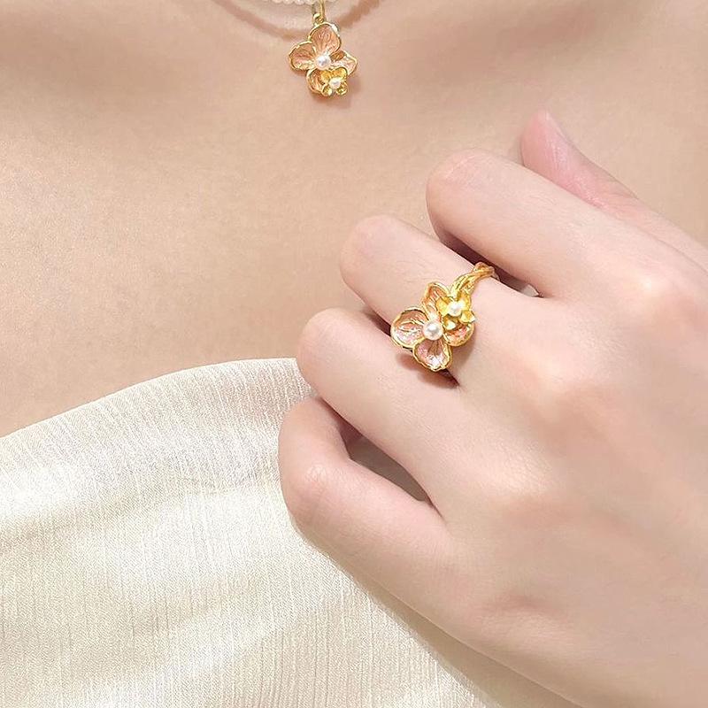 Sweet Butterfly Dance Pink Golden colour Enamel Flower rings for women Embroidered Bead Pearl Ring Palace Style Wedding Jewelry