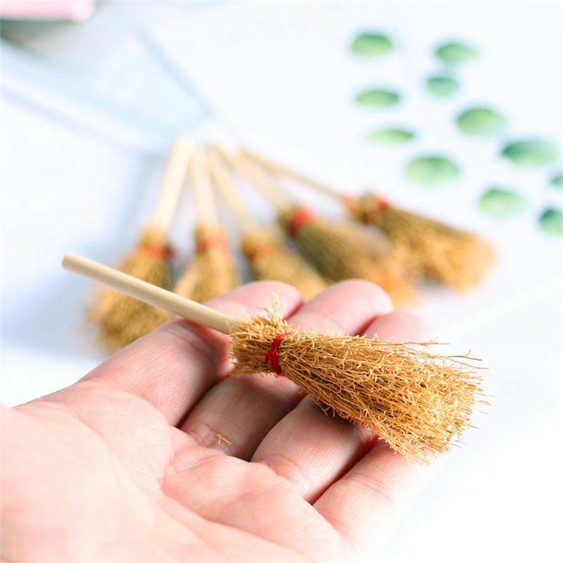 2Pcs 112 Scale Miniature Doll House Besom Wooden Witch Furniture Figurines Ornament Doll Kitchen House Accessories Toys