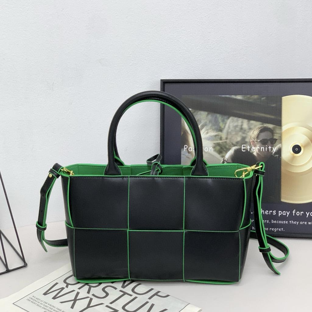 Cross-border hot-selling 28CM cowhide woven portable tote bag, genuine leather handbag, commuting versatile single shoulder messenger women's bag