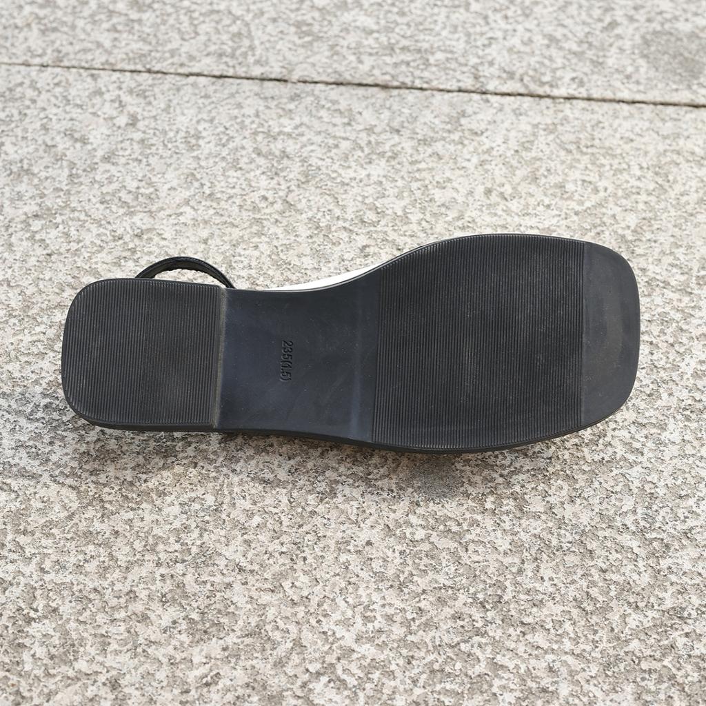 Fashion Summer Women's Causal Beach Shoes 2024 New Roman Square Toe Women's Low Heel Thong Sandals Outdoor Light Slip On Women Sandals