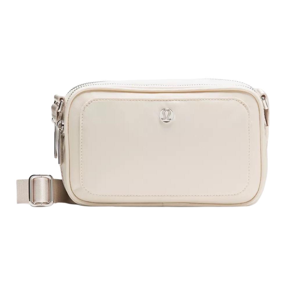 Lululemon 2L Brand Logo Adjustable Shoulder Strap Camera Bag Nylon And Polyester Blend Crossbody Bag Regular Women bags Beige LW9FN6S-033454 Beige