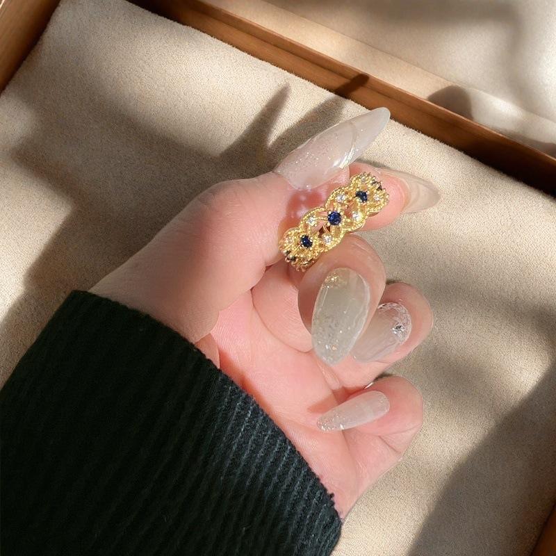 Light Luxury Niche Heavy Industry Color Zircon Retro Hollow High-End Court Style Personality Temperament Ring