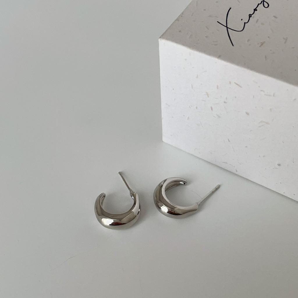 Light Wind C-Shaped Metal Stud Earrings, Women'S Cold Niche Hong Kong Style Retro Personality Simple And Versatile Temperament Earrings Earrings