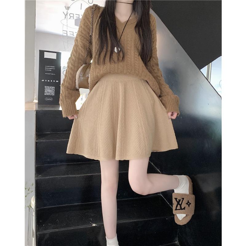 Autumn/Winter Short Skirt Knitted Half Length Skirt High Waist A-line Umbrella Skirt