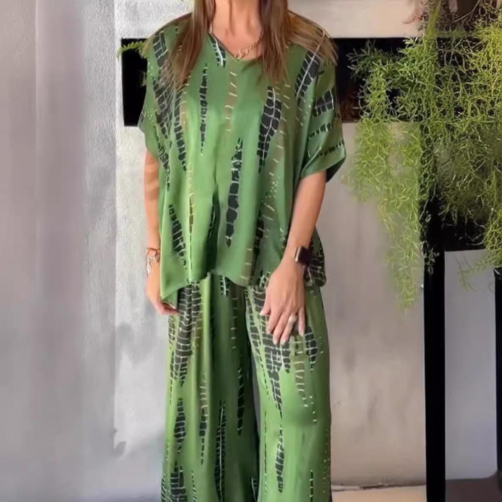 Women Full Sleeved Floral Printed Holiday Loose Suit Set