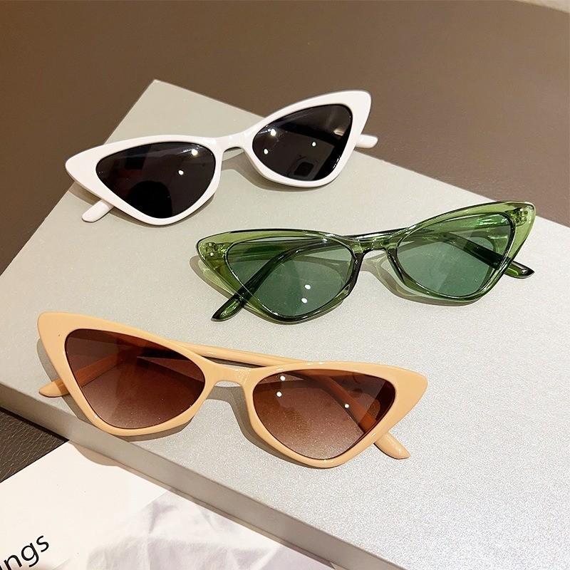 Cat Eye Women Sunglasses Retro Fashion UV Protection Round Lens Plastic Frame Summer Beach Accessories