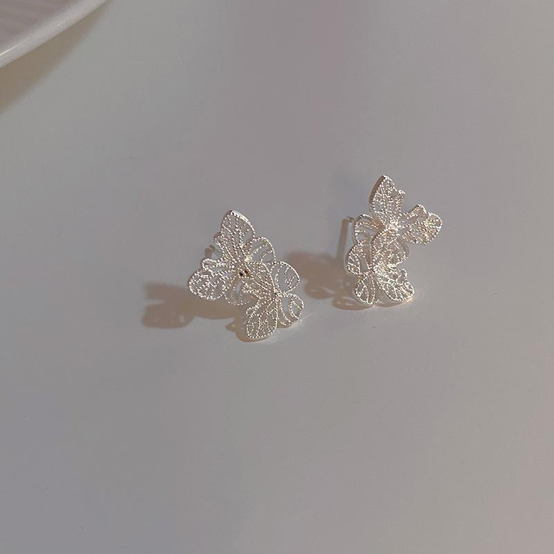 Hollow butterfly earrings simple and sweet fashion versatile stud earrings light luxury high sense niche personality earrings women