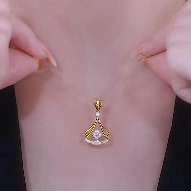 

Exquisite Ginkgo Leaf Necklace: Elegant 2023 Design, Premium Quality, Trendy Clavicle Chain for Women