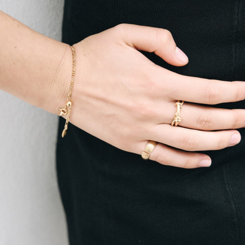 Poery Hängande Kedjearmband_Guld