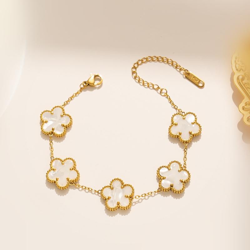 Exquisite 304L Stainless Steel Flower Bracelet For Women Golden Plum Blossom Temperament Bracelet Workday Jewelry Gift