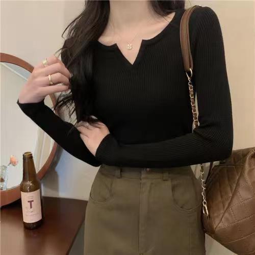 Slim-fit V-neck Knit Base Layer Top for Women Long-sleeve Solid Color Top Autumn/Winter Inner Sweater