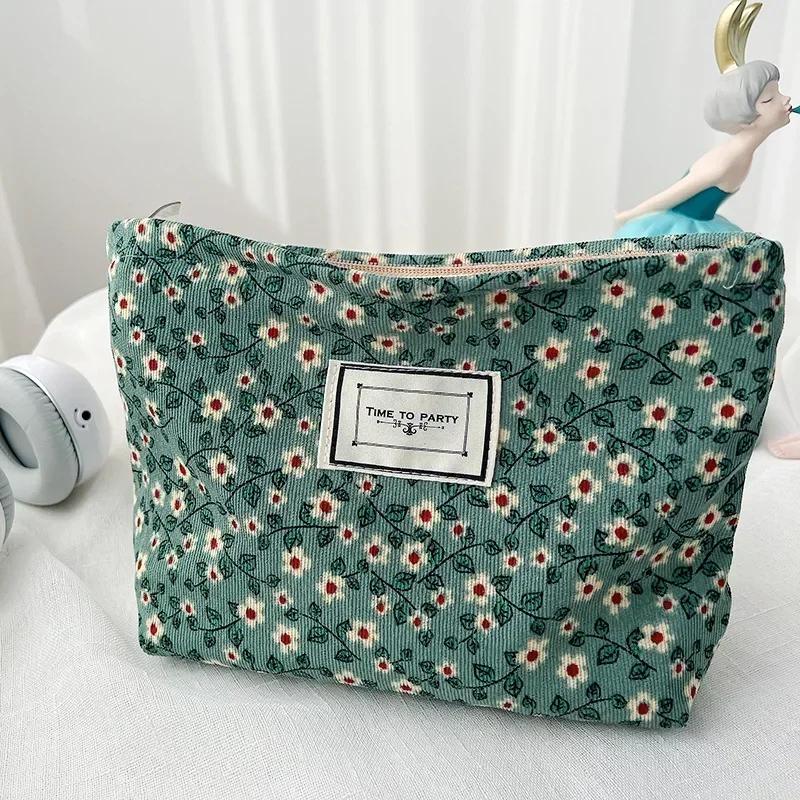 Cosmetische Tas Pouch voor Vrouwen Borduurwerk Margriet Bloemen Koreaans Reis toilettas Tas Schoonheid Make-up Pouch Organizer Etui