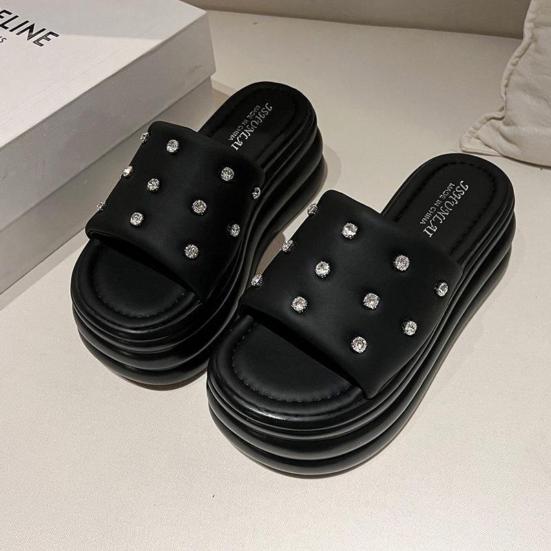 

Европейские маффины толстоподошвенные тапочки со стразами женские лето 2025 новые маленькие модные для улицы увеличивающие рост крутые тапочки 39 чёрный