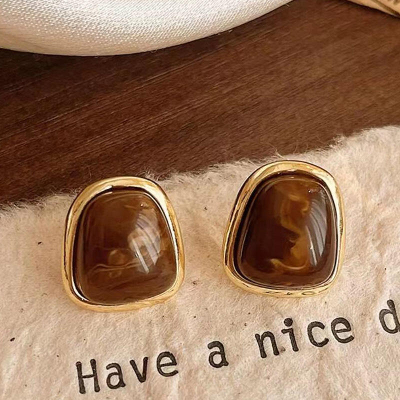 Retro Geometric Square Resin Stud Earrings for Women Girls French Style Elegant Temperament Earrings Charm Jewelry Accessories
