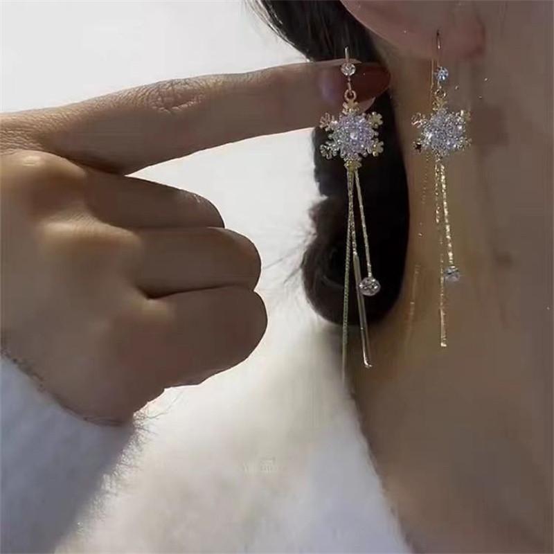 Temperament  Gold Plated Elegant Zircon Snowflake Long Tassel Earrings for Women Girl Rhinestone Dangle Water Drop Earrin