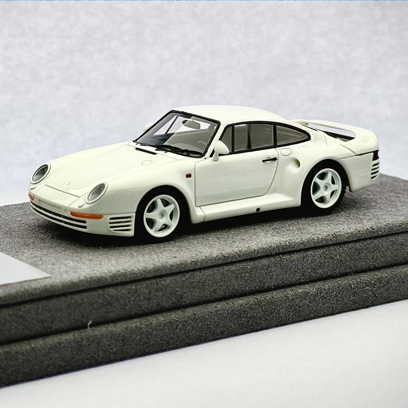 

DaintyPower Model 1:64 RWB959 Resin Model Car Limited Edition белый