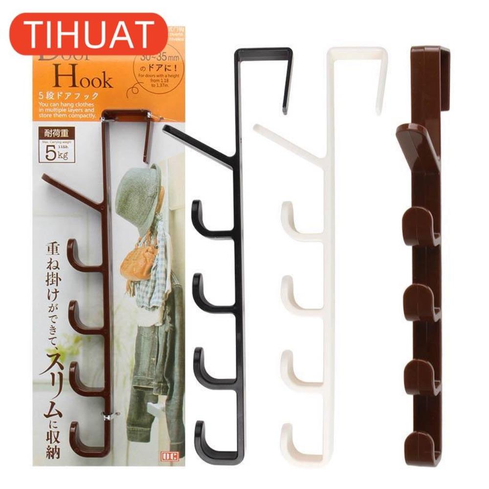 Kleiderbügel mit Haken für eine Tür oder einen Schrank. Verschiedene Farben