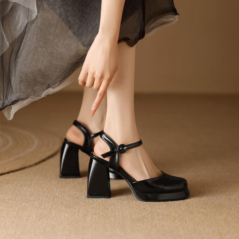 New Square Head Roman Sandals Summer Women's High-heeled Sandals Patent Leather Large-size Shoes Casual Women's Shoes Thick-soled Waterproof Table