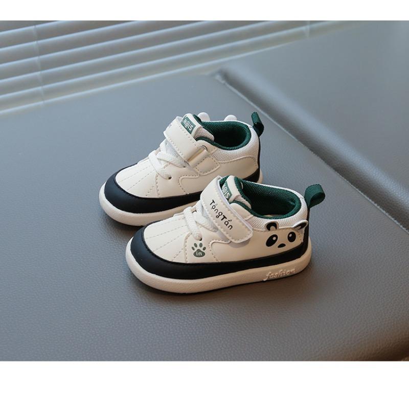 Popolari nuove scarpe traspiranti per bambini scarpe per neonati e bambini piccoli antiscivolo cartone animato supporto medio scarpe sportive moda