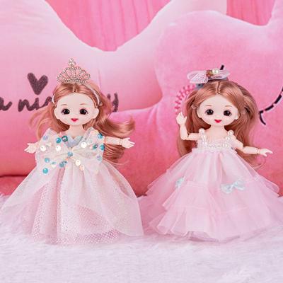 Bonecas e peluches – Bonecas